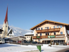 Apartment in Uderns near the ski area